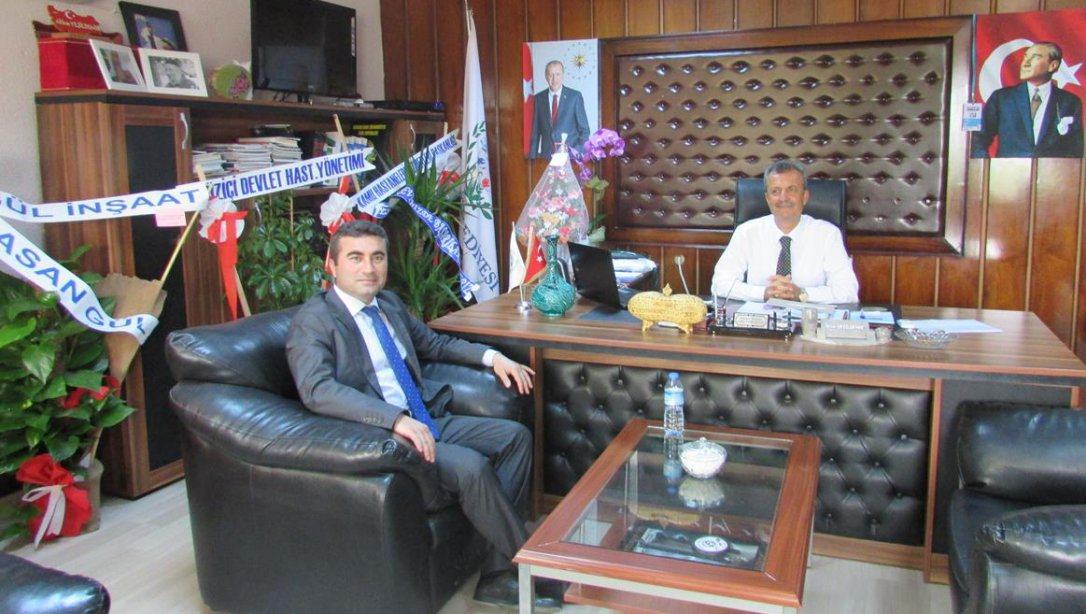 İlçe Milli Eğitim Müdürü Ali DURMAZ Ellek Belediye Başkanı Abbas YEŞİLDEMİR´e Hayırlı Olsun Ziyaretinde Bulundu