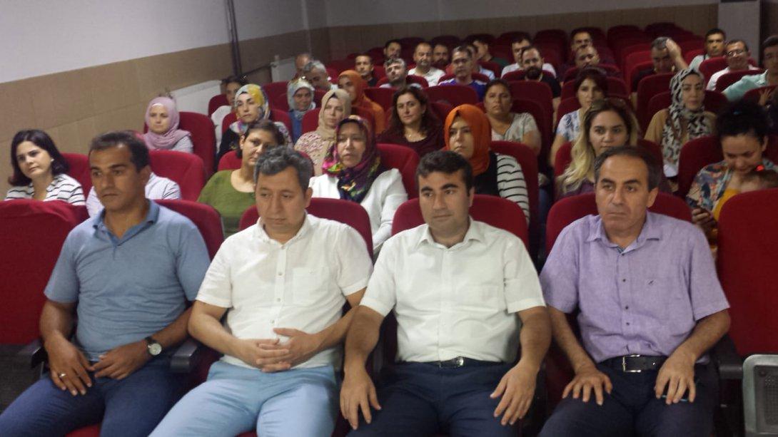 İlçe Milli Eğitim Müdürü Ali DURMAZ 2019-2020 Eğitim Öğretim Yılı Mesleki Çalışma Programı Hakkındaki E Konferansına Katıldı.