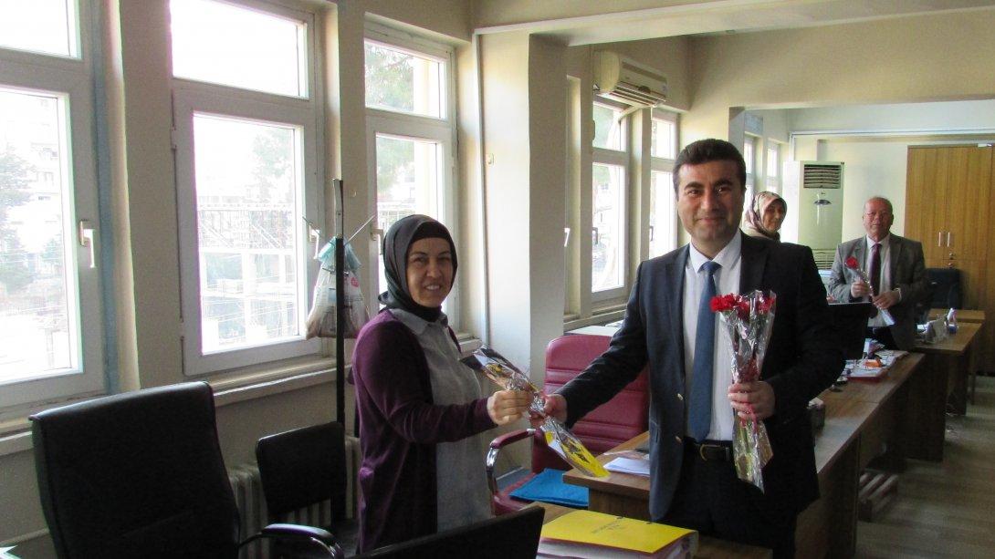 İlçe Milli Eğitim Müdürü Ali DURMAZ 8 Mart Dünya Kadınlar Günü'nü Kutladı.