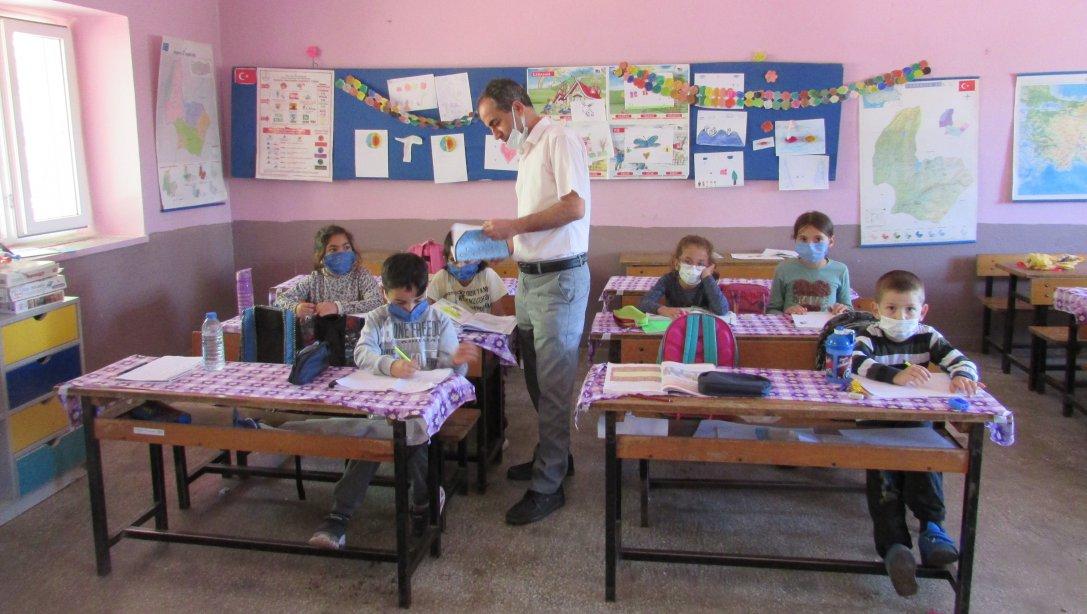 İlçe Milli Eğitim Müdürü Cuma SAĞIR'ın Okul Ziyareti