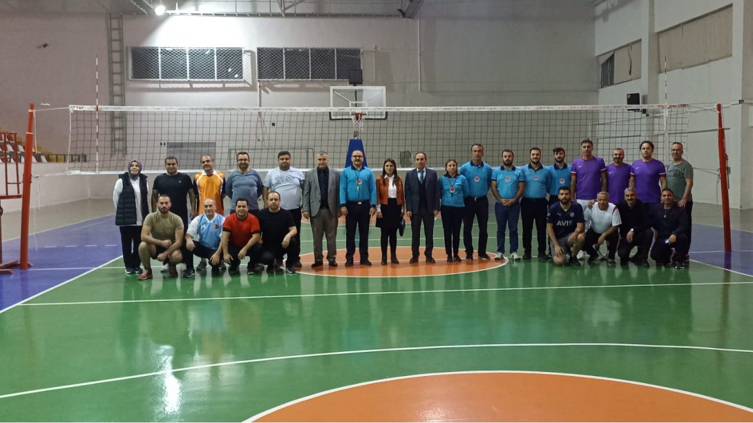24 Kasım Öğretmenler Günü Voleybol Turnuvası Başladı.